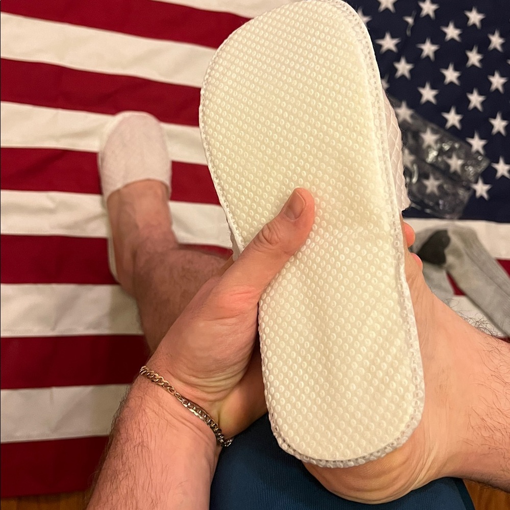 Hotel style one-time slippers - Picture 6 of 11